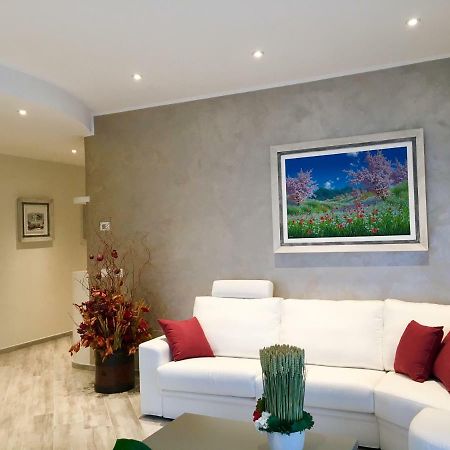 A Casa Di Chiara Apartment Stresa Luaran gambar